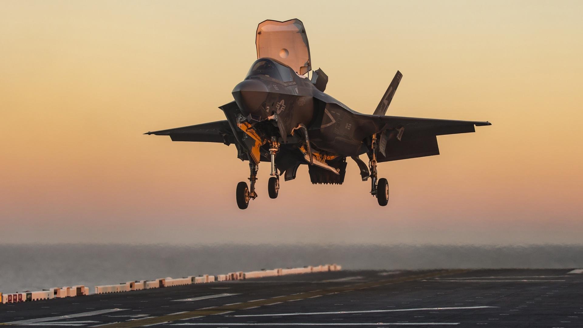 “空中飞跃：沙丘与悬崖的极速跳跃”，空中飞跃游戏