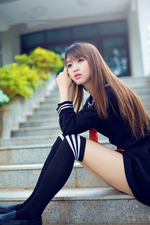 “青少年足球赛事丰富多彩，激发青少年运动热情”，青少年足球队